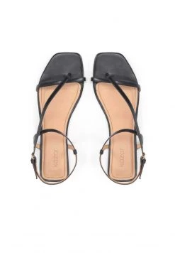 Beste Bewertungen von 🌟 Kazar Damen BRINLEY ON A FLAT SOLE - Zehentrenner - Black 😉 -Kazar Verkaufsgeschäft cf7a76079c7549caa33dbd06e2ab406b